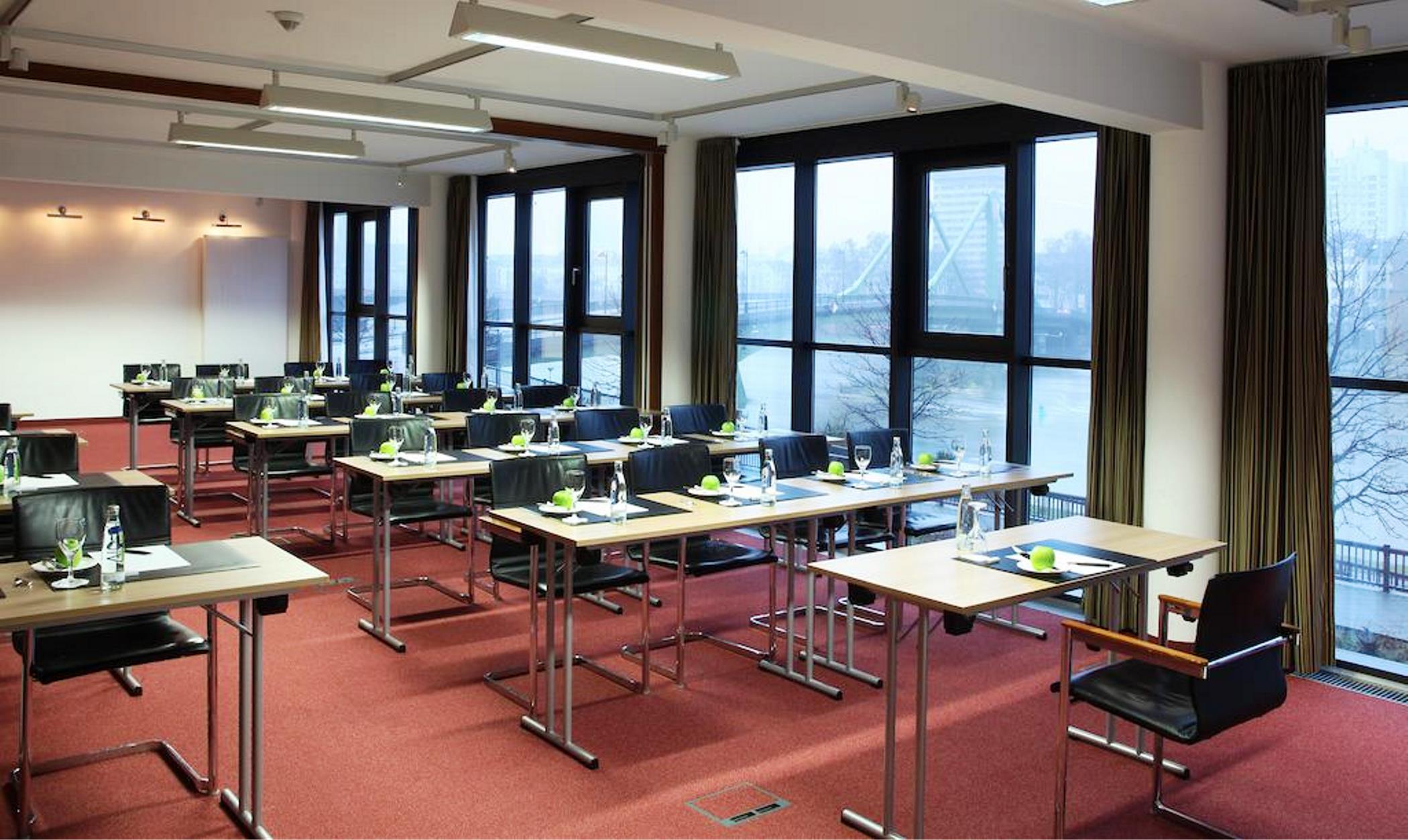 Lindner Hotel Frankfurt Main Plaza, Part Of Jdv By Hyatt Frankfurt pe Main Exterior foto