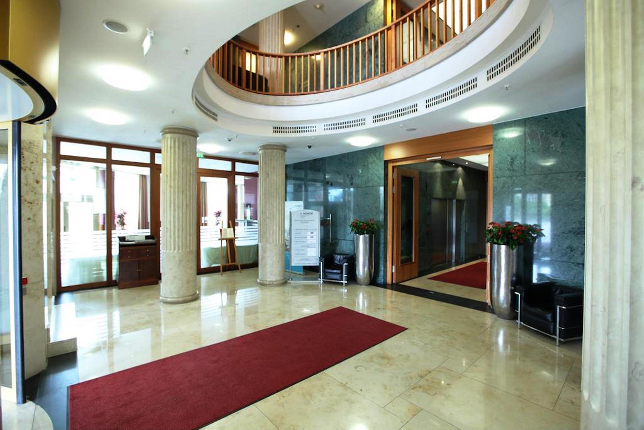 Lindner Hotel Frankfurt Main Plaza, Part Of Jdv By Hyatt Frankfurt pe Main Exterior foto